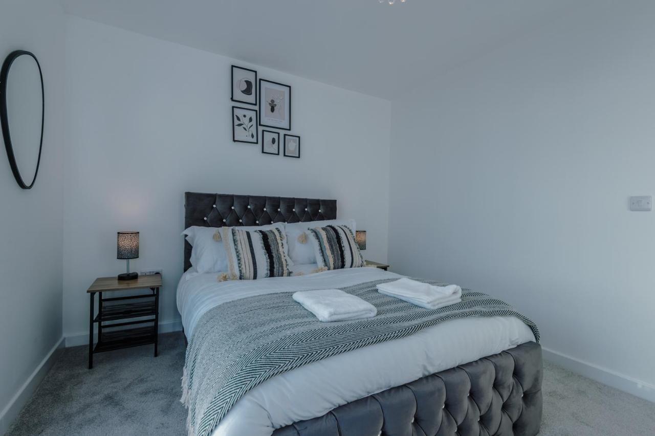 Luxurious 2Bed Apartment, Sleeps 6, 3 beds - Ferienwohnung Preston