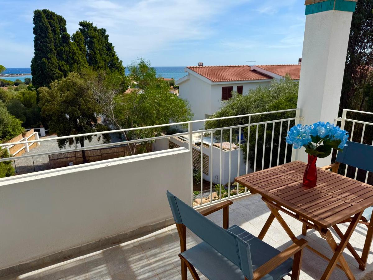 Apartment with terrace and sea view