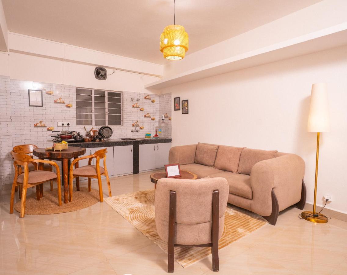 Niree - 2BHK and 3BHK - Private apartment - Free Parking - Terrace with bonfire - Bed and Breakfast Shillong