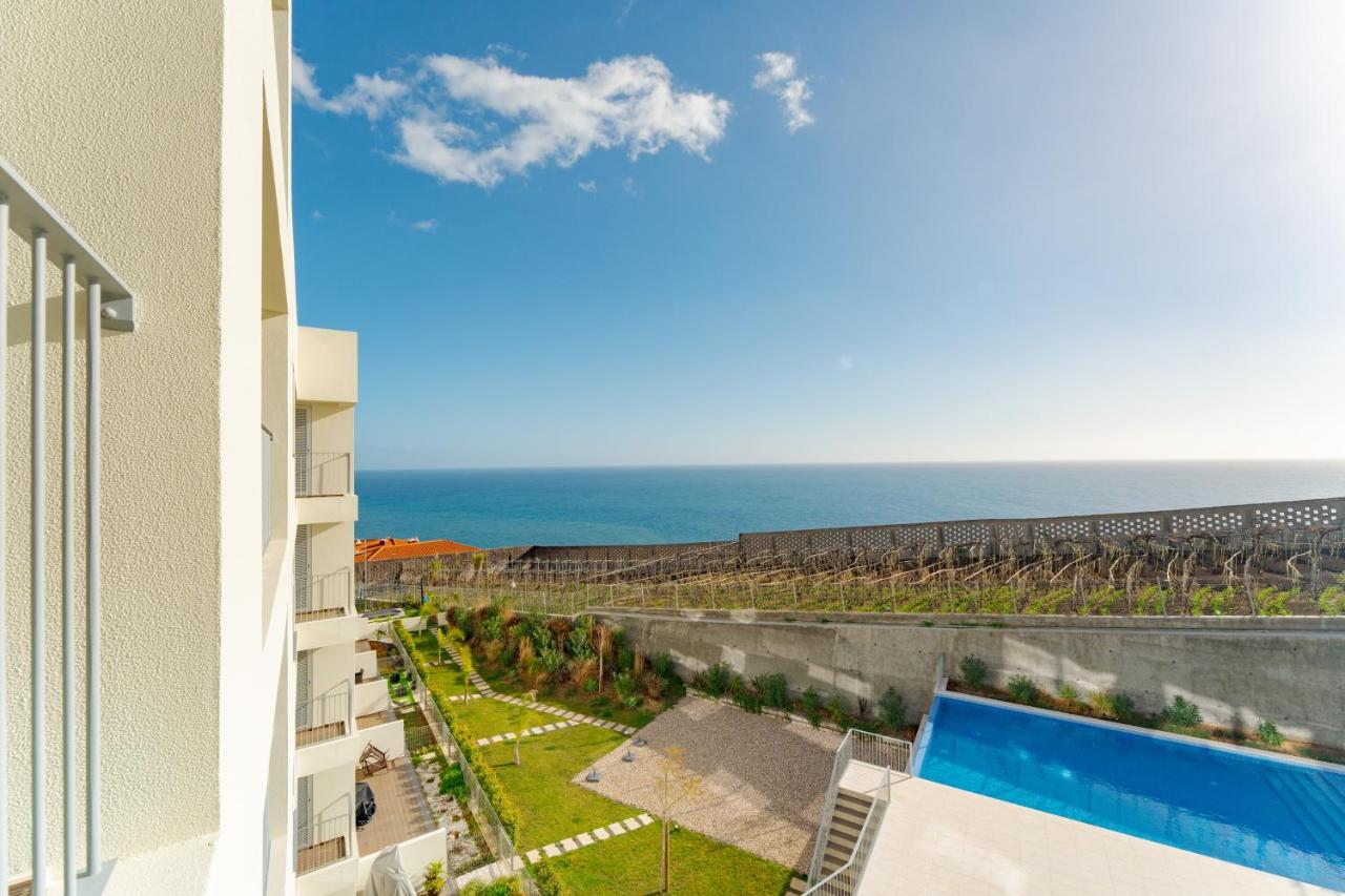 Atlantic Pearl Pool & Ocean View One Bedroom Apartment - Bed and Breakfast Câmara de Lobos