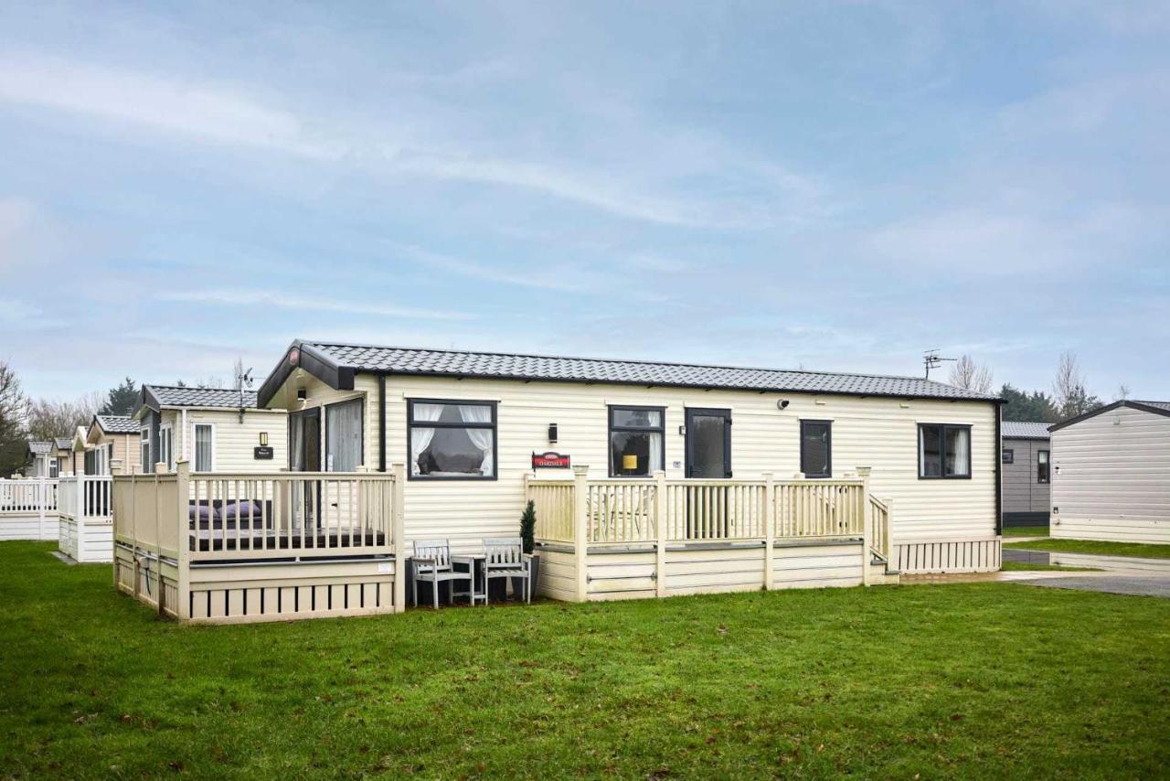 The Major Oak Lodge with Hot Tub - B&B York