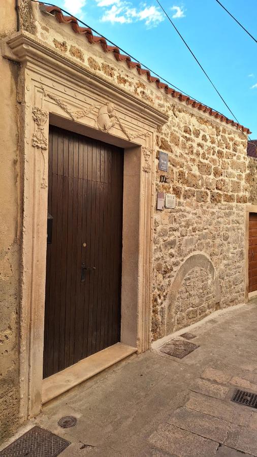 Studio Apartment Portal - Bed and Breakfast Šibenik
