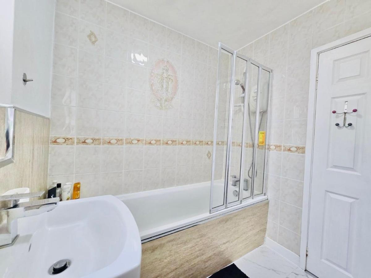 Room 1 Shared House in Bootle - Ferienwohnung Litherland