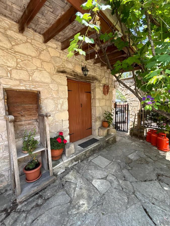 Lantana Stone House - B&B Lemóna