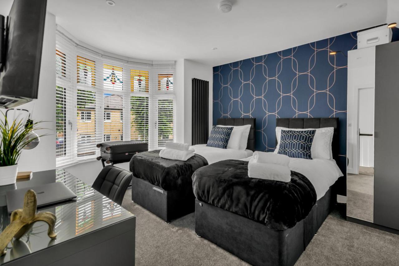 Stanley Executive 2 Bedrooms 4 Beds 2 Bathrooms - Bed and Breakfast Peterborough