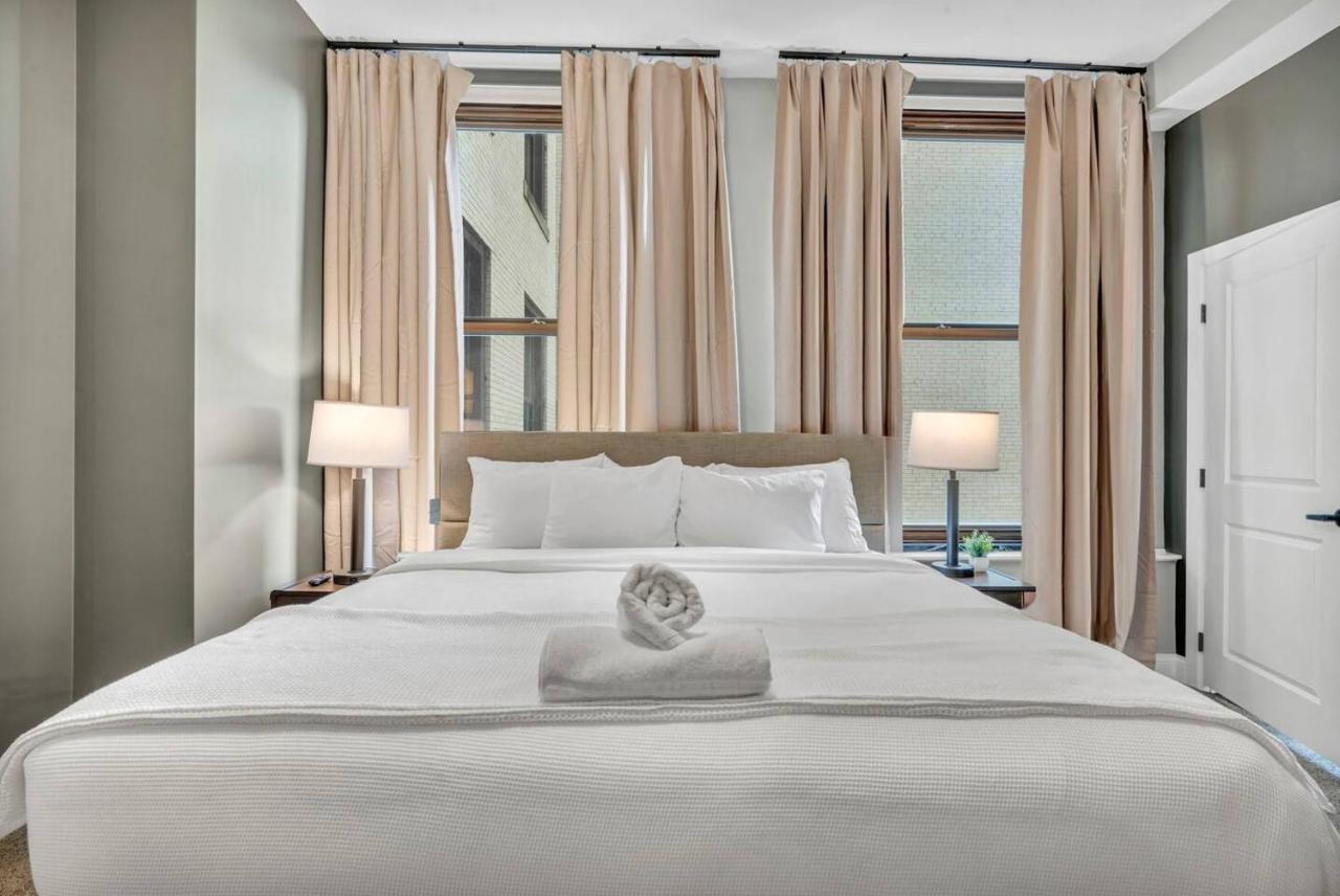 Gorgeous Downtown Flat| Parking•Gym•Security - B&B Cleveland