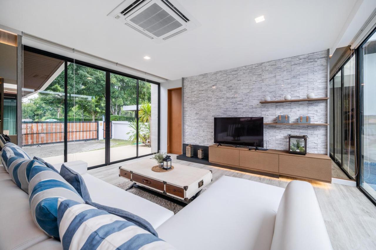 Movenpick Residences 4-Bedroom Pool Villa Beach Access, Na Jomtien Pattaya - Ferienwohnung Ban Na Chom Thian