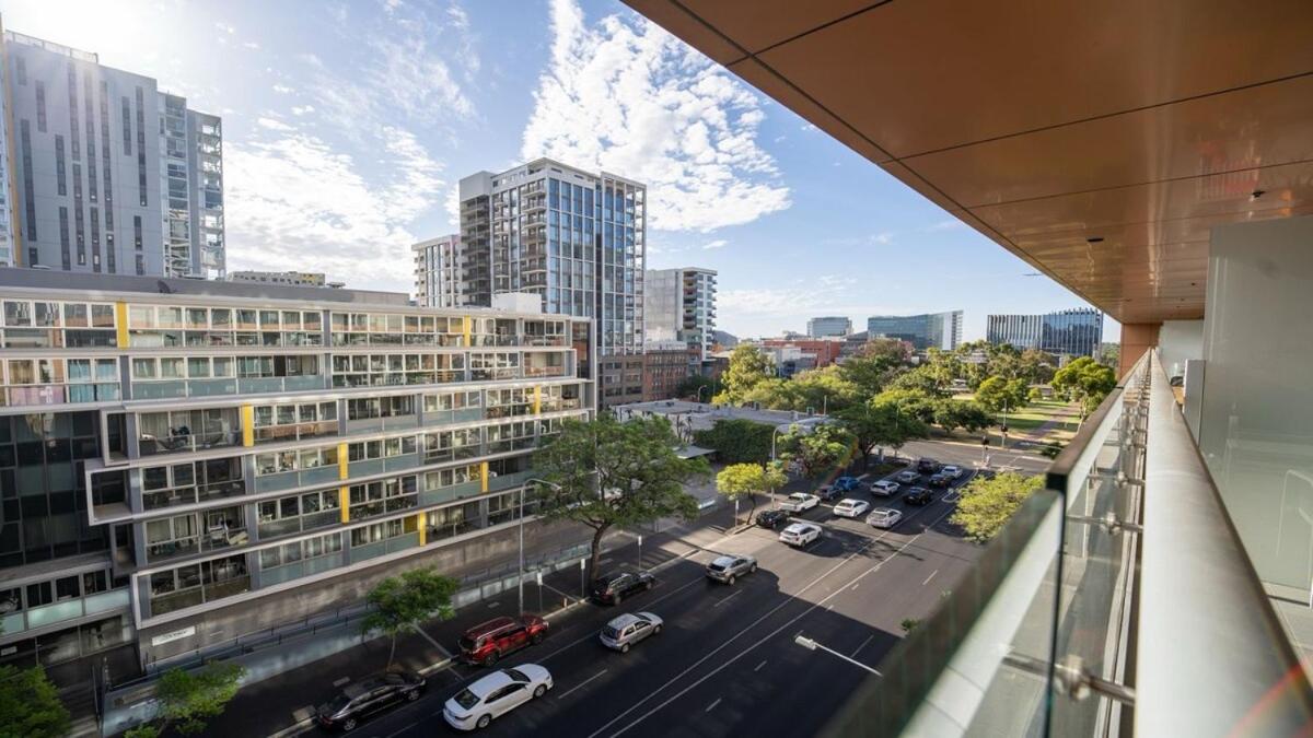 2BR Apartment with FREE Car Park - B&B Adelaide
