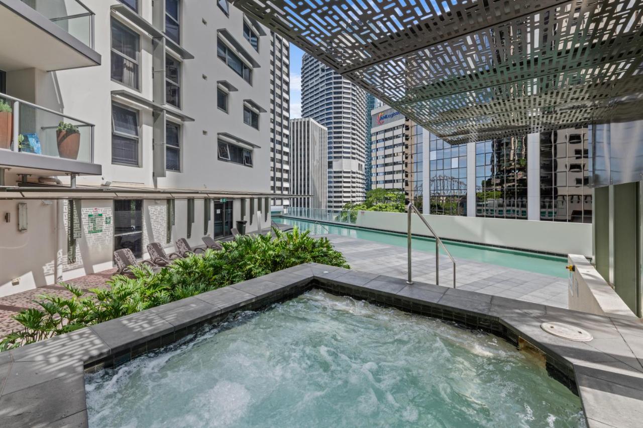 Aurora Tower Brisbane - Bed and Breakfast Brisbane