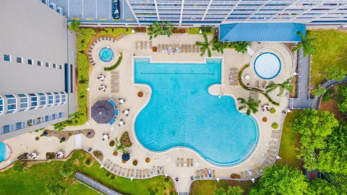 Lakefront Resort Condo near Disney & Epic Universe - B&B Orlando