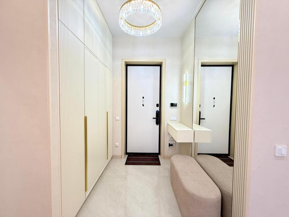 Элегантные апартаменты в ЖК Эстэт рядом с ТРЦ Мега Молл - Chambres d'hôtes Almaty