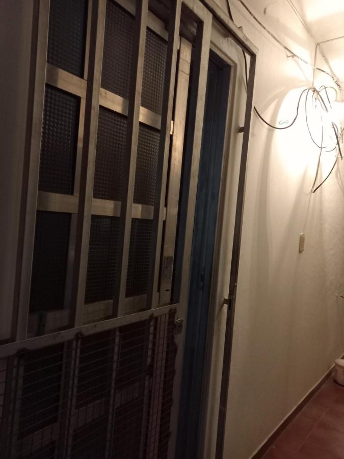 Departamento Tipo Loft 1er Piso Cerca de la Playa y Costanera Ideal para descanso o trabajo - Chambres d'hôtes Corrientes