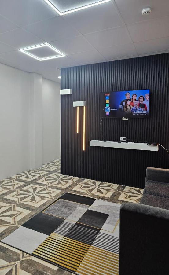 The Landing Loft 6 Minutes from Piarco Airport Modern & Fully Equipped Perfect for Short & Long Stay