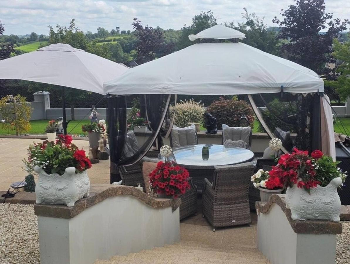 Dernvale House - Double room sleeps 3 - B&B Mullanadarragh