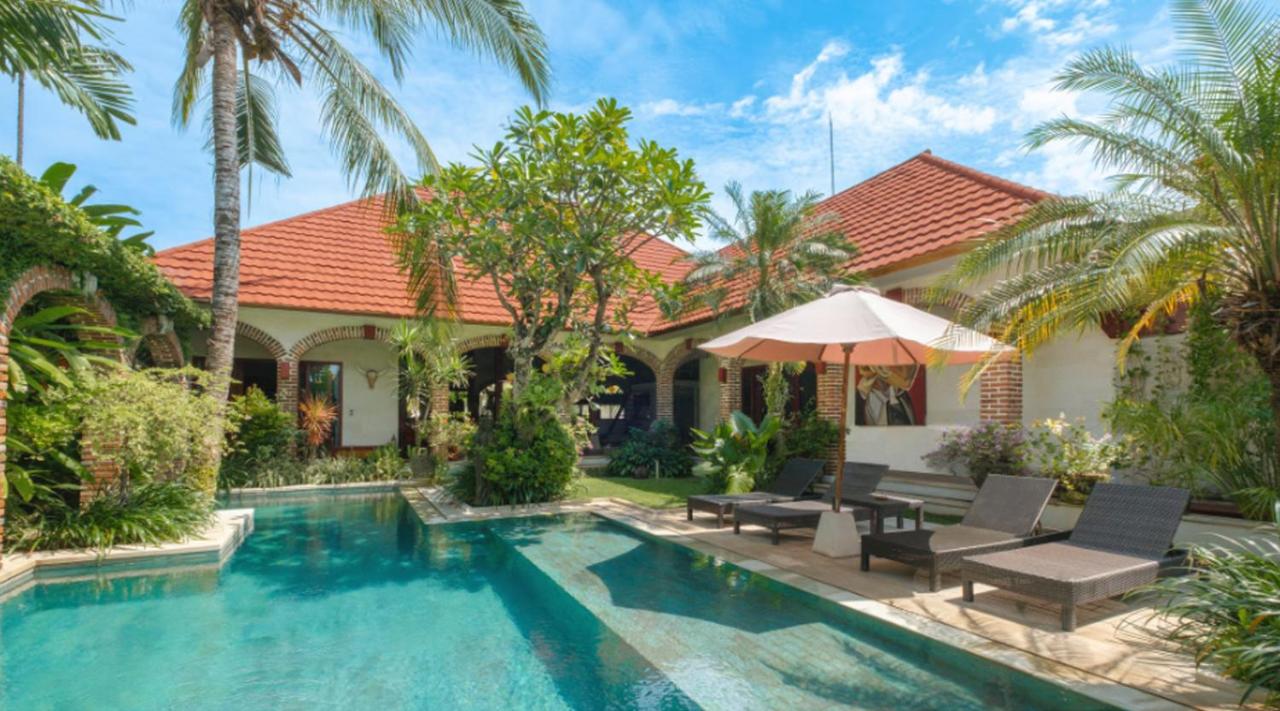 3 Bedroom Private Pool Villa in Central Seminyak - Chambres d'hôtes Seminyak
