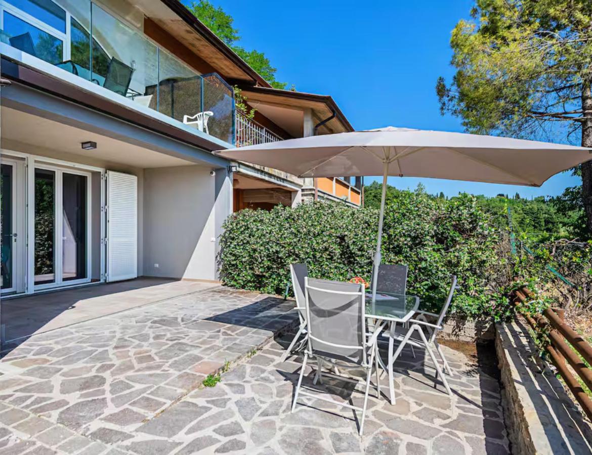 Castelletto with two suite apartments & pool & park free - Bed and Breakfast Polpenazze del Garda