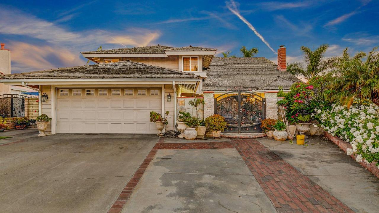 Luxury Home 5 Bedrooms with Private Pool Near Huntington Beach - B&B Santa Ana