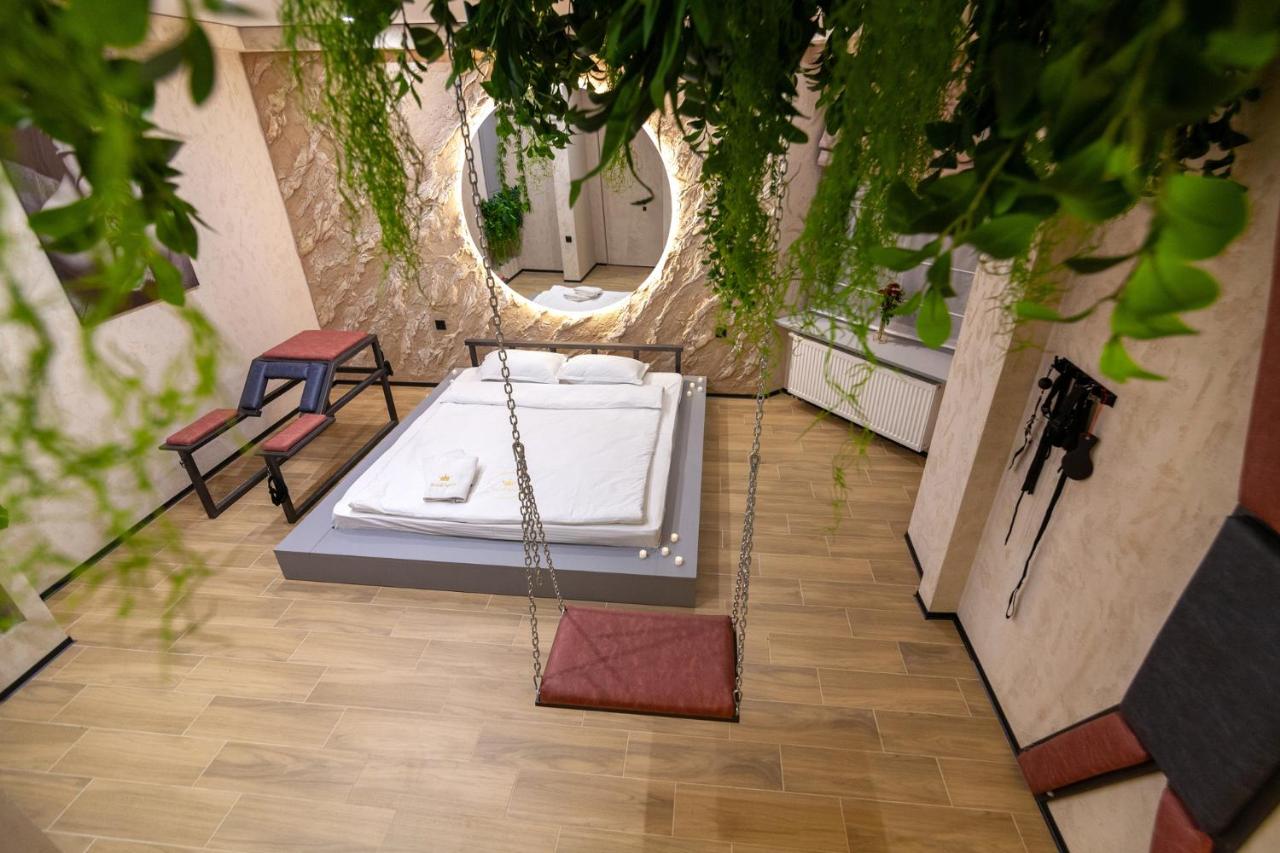 Royal Luxury Apartment with Sauna and Jacuzzi - Ferienwohnung Lwiw