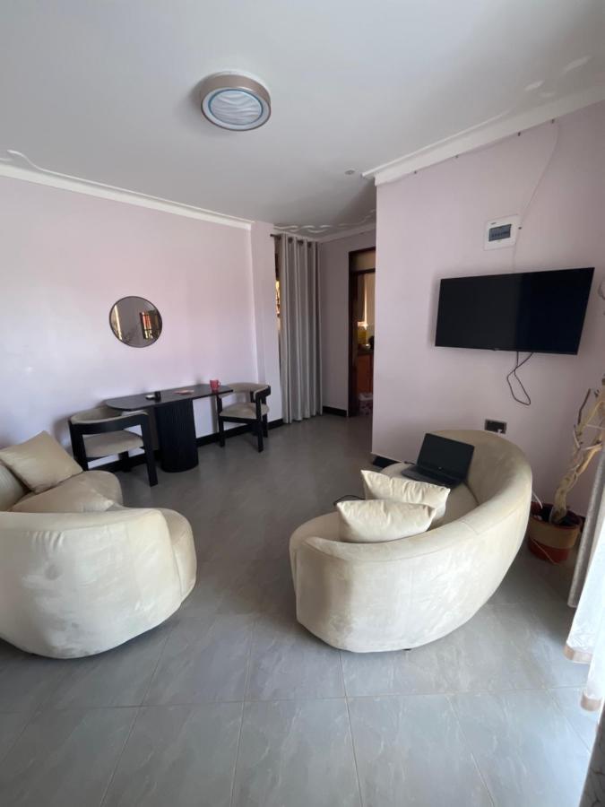 The Cozy Home Apartment - Ferienwohnung Fort Portal