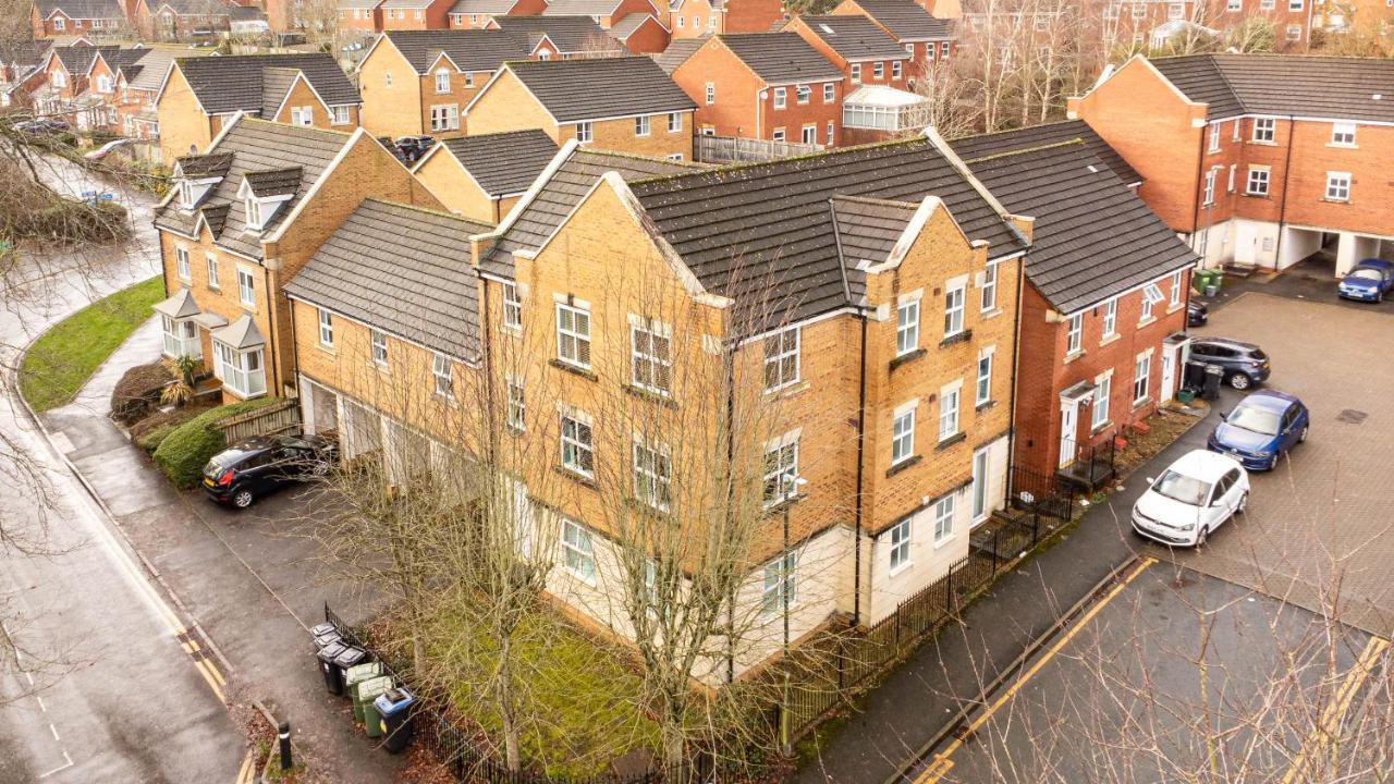 NEW Comfy 2Bed-2Bath-Flat-Parking-By FabAccommodation - Chambres d'hôtes Bristol