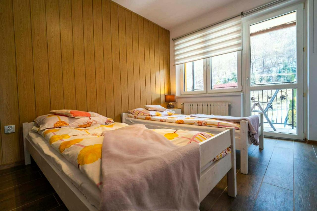 Camera Doppia con Letti Singoli con Bagno Privato 