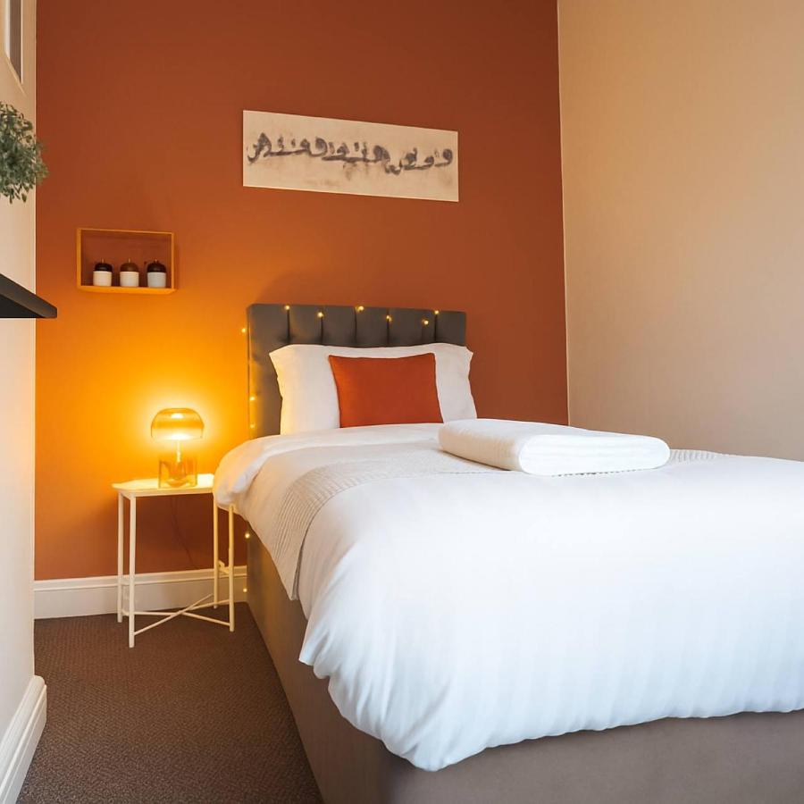 Modern 3BR Home in Coventry Garden & Parking - B&B Spon End