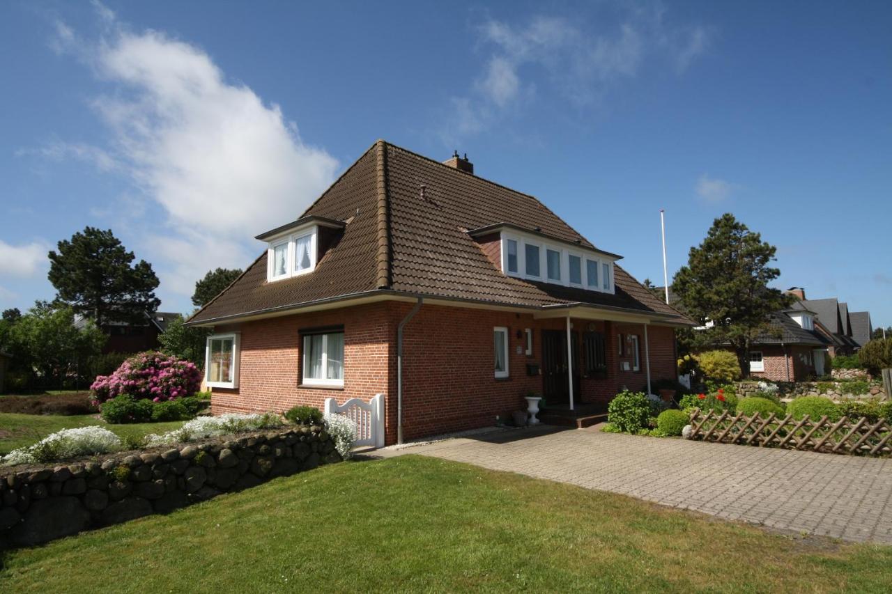 Haus-Marell-1-OG-Wohnung-2-West - B&B Wenningstedt