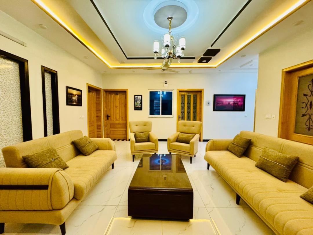 Ziarkash Guest House