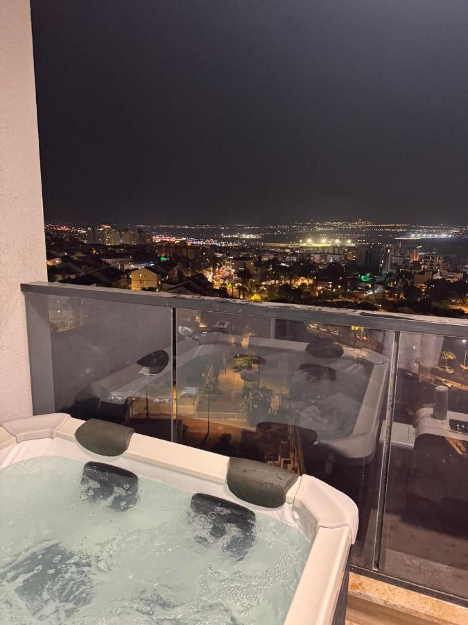 Apartment With Jacuzzi-AH- 66 - Chambres d'hôtes Eilat