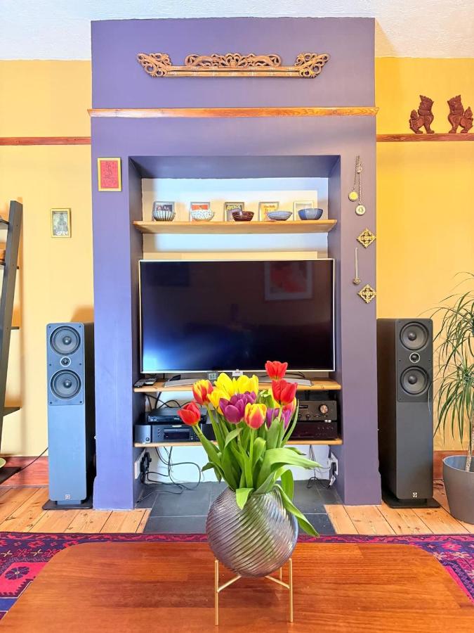 Serene Asian-Inspired Home with Garden & Parking - Ferienwohnung Bristol