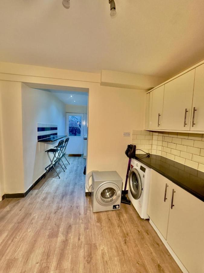 Cozy Osborne Square - B&B Dagenham