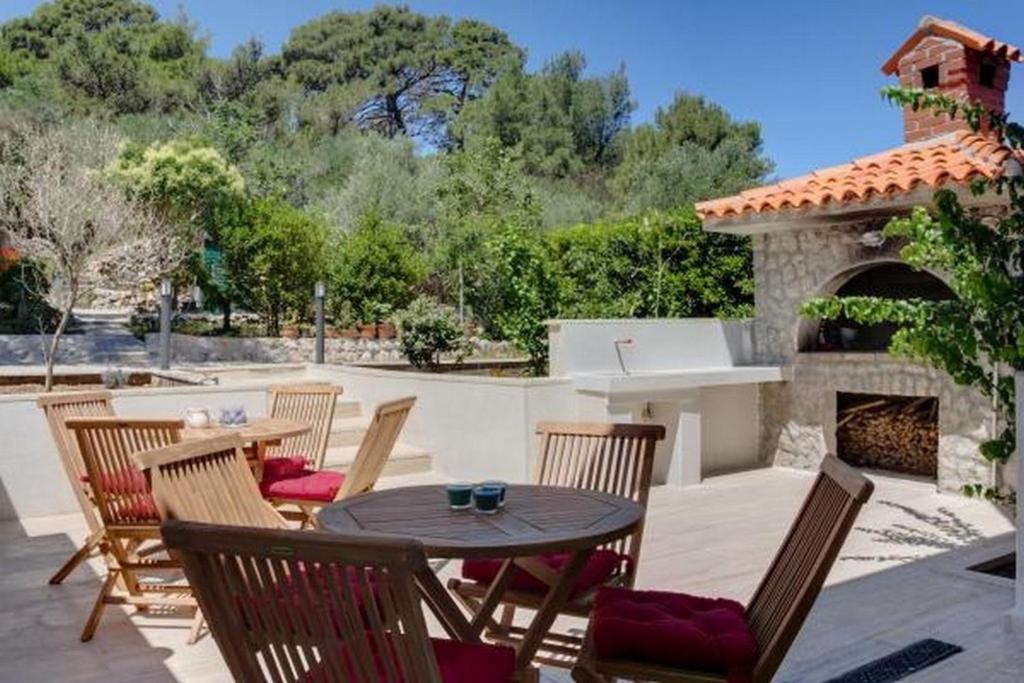 Apartments with parking space Losinj - 25007 - B&B Mali Lošinj