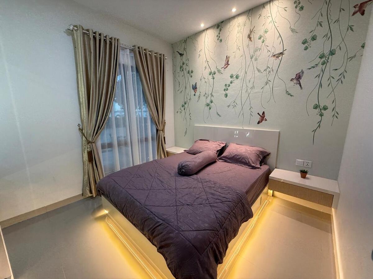 RV-Villa 4 bedrooms&Private Pool - Bed and Breakfast Batam Centre