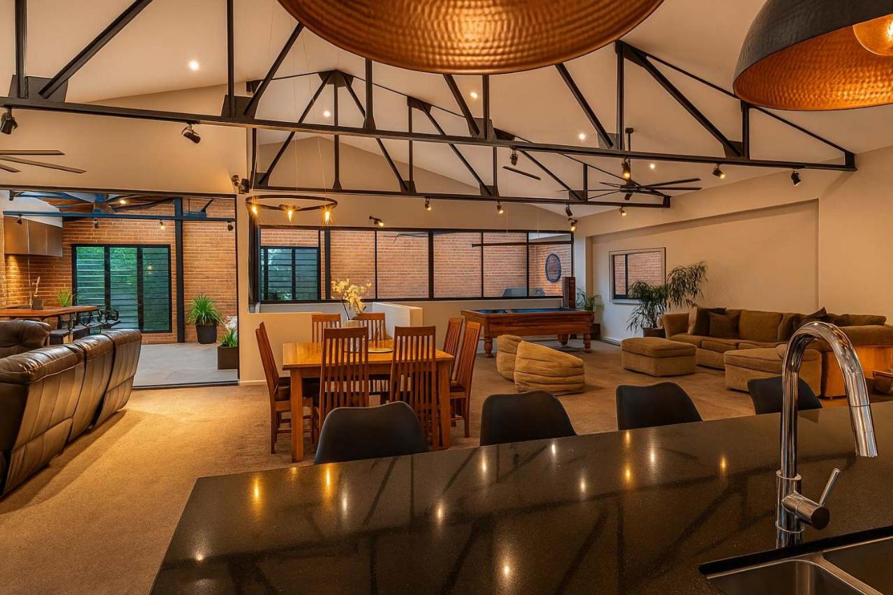 Newcastle CBD Penthouse, Spa & Entertainment - B&B Wickham