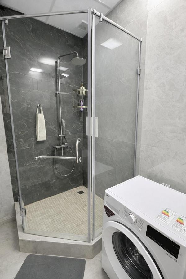 Boulevard 2BR Luxury Apartment - B&B Taskent
