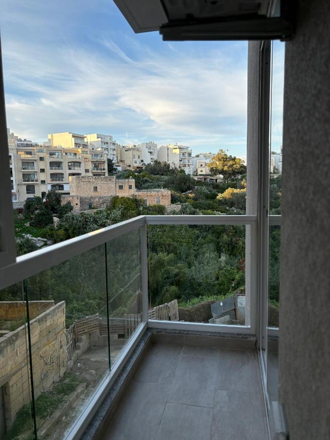 Premium 1BR Apartment in St Julians with Balconies - B&B San Julián