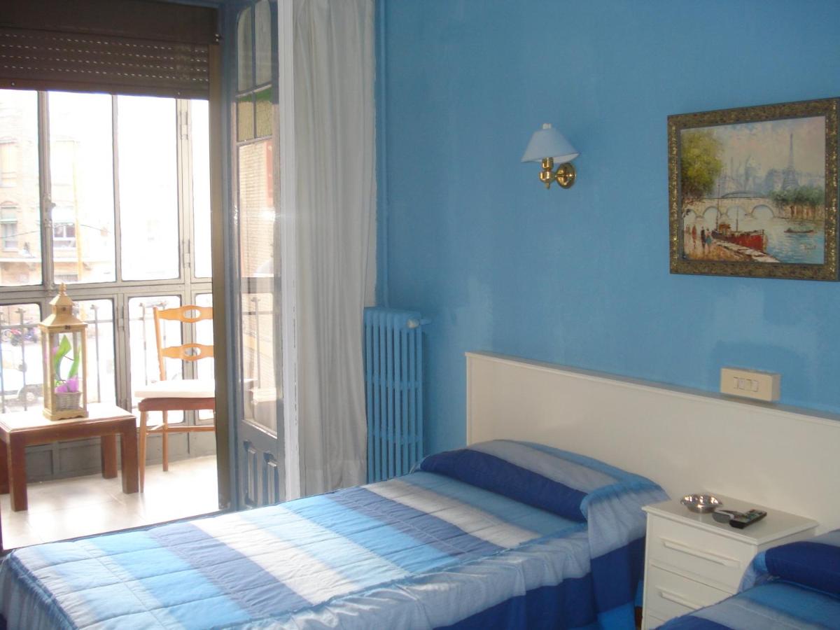 Twin Room with Shared Bathroom