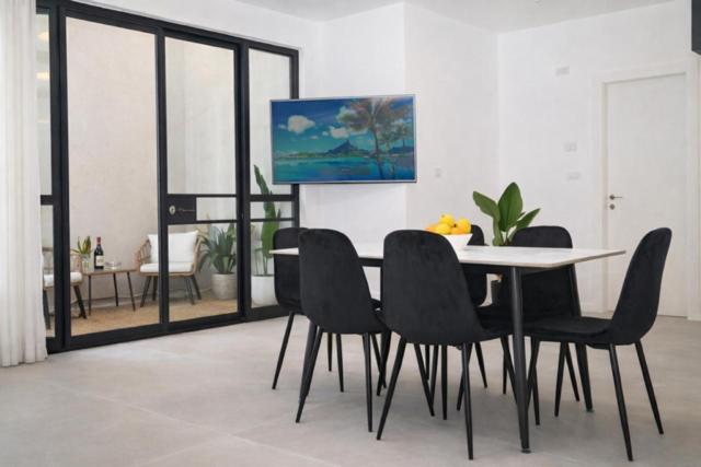 Eclectic 2BR Bauhaus by Kerem TLV - Ferienwohnung Tel Aviv