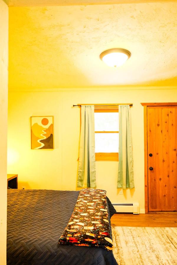 Elevated Ski Chalet at Powderhorn Mountain - B&B Bessemer