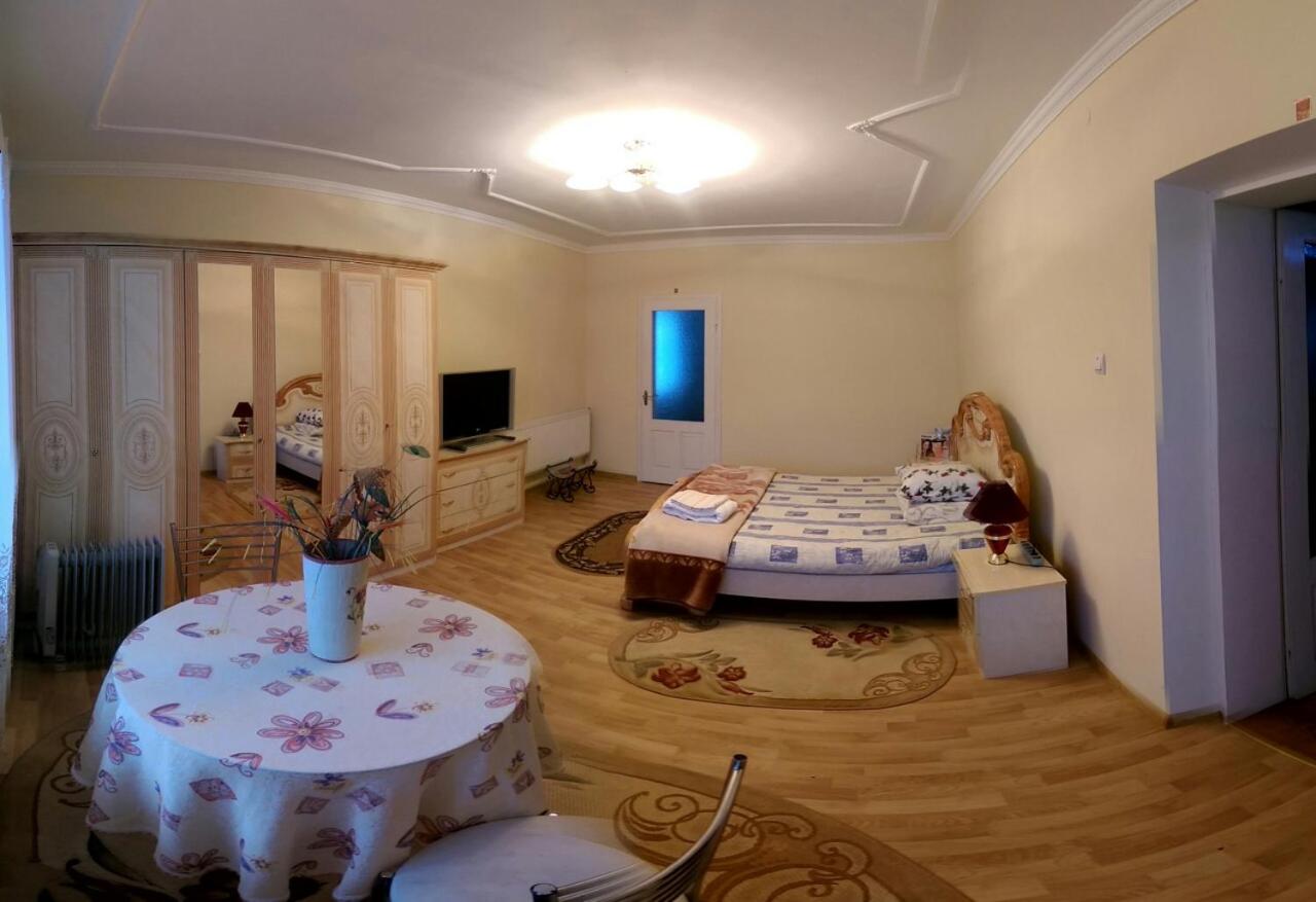 Deluxe Zimmer mit Kingsize-Bett