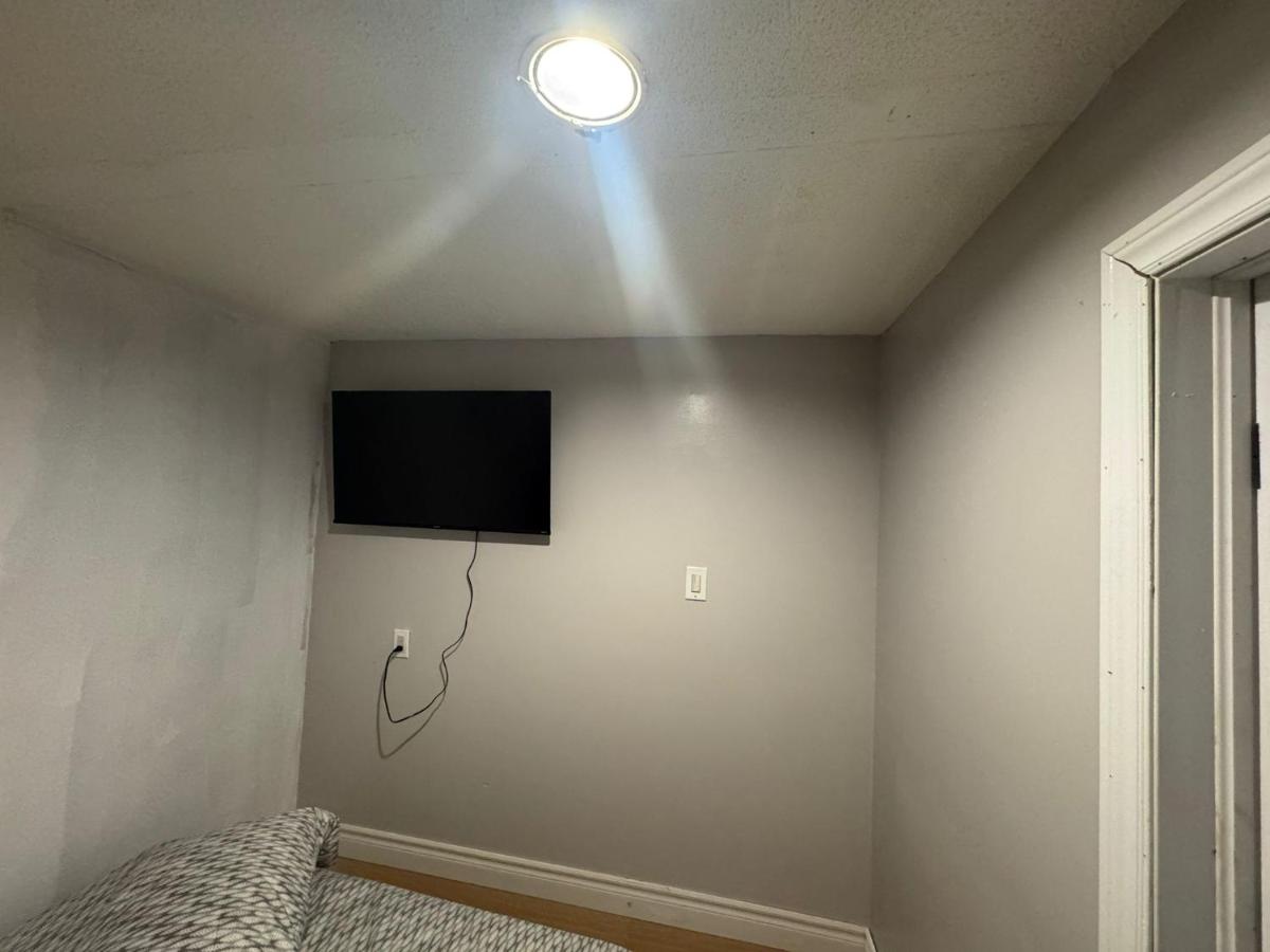 Private Room Near Airport D88 - Ferienwohnung Mississauga