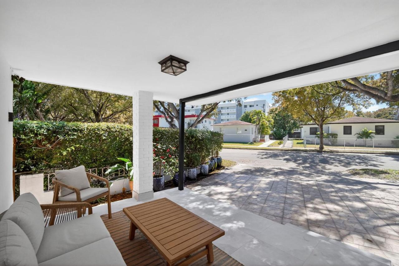 Casa Santorini - Chic 4 2 near Grove & Brickell - Chambres d'hôtes Miami