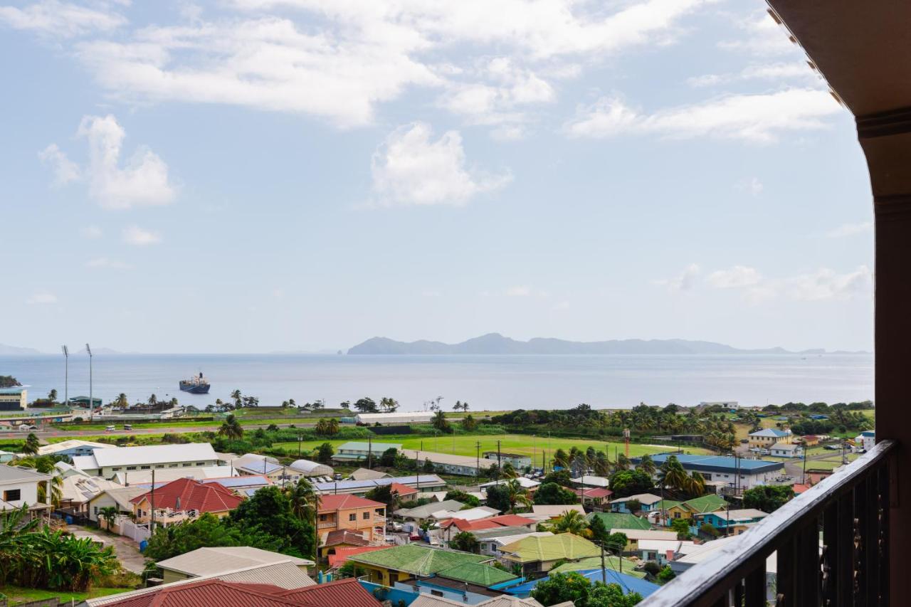 Ahra Suites First Floor with ocean view - B&B Kingstown