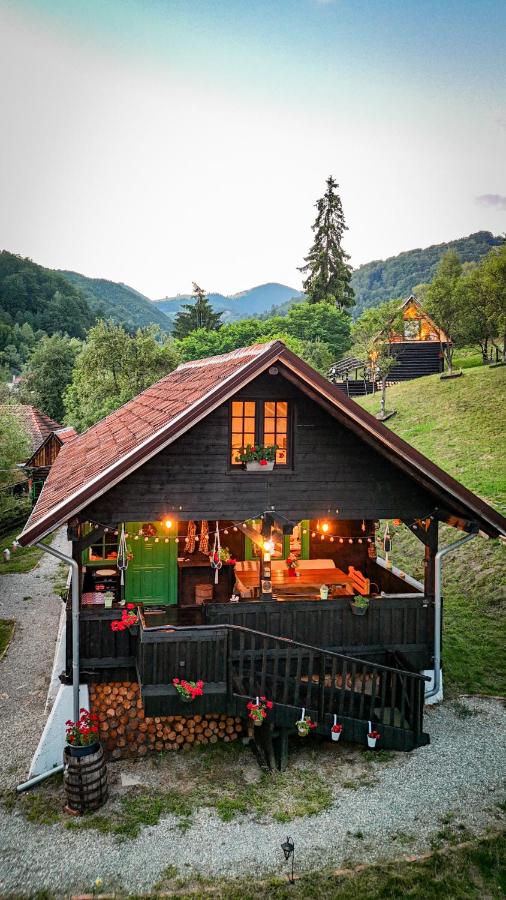 La Răscoala - Ferienwohnung Petrila