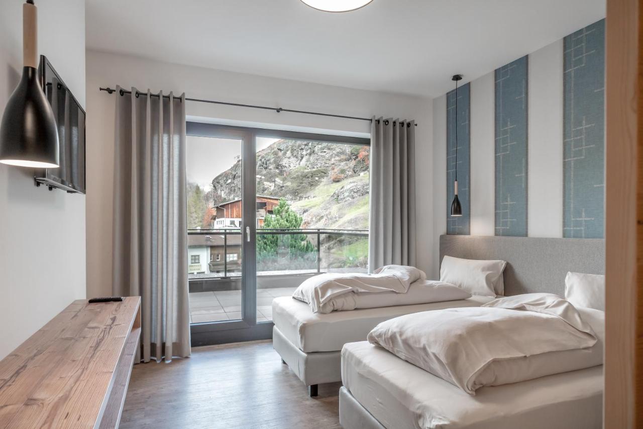 Studio with Mountain View