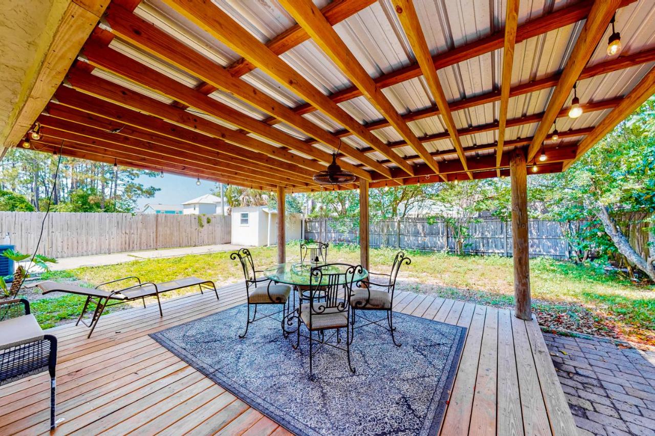 Contemporary beach house within walking distance to beach & central AC & WiFi - Chambres d'hôtes Panama City Beach