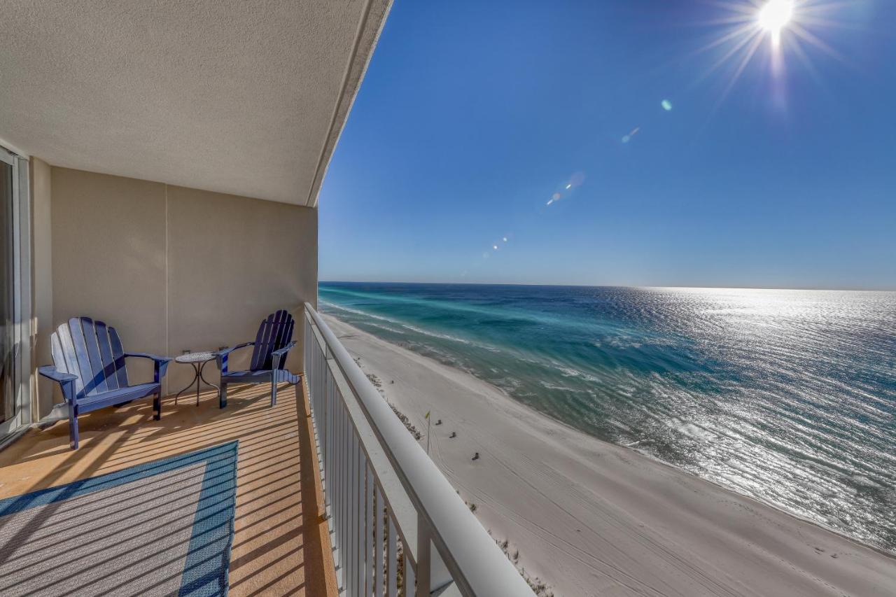 Light-filled beachfront condo with shared pool hot tub & beach access - B&B Panama City Beach