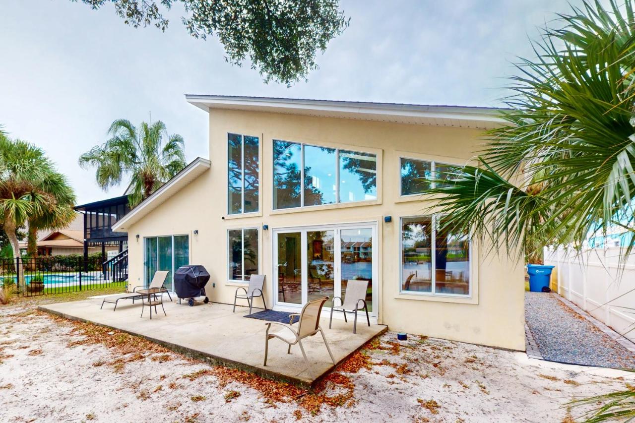 Lagoon-front home with dock & soaking bathtub - B&B Panama City Beach