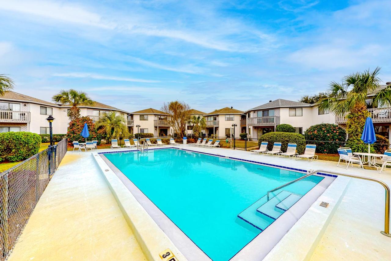 Miramar Beach condo with heated pool on-site private balcony washer&dryer AC - B&B Destin