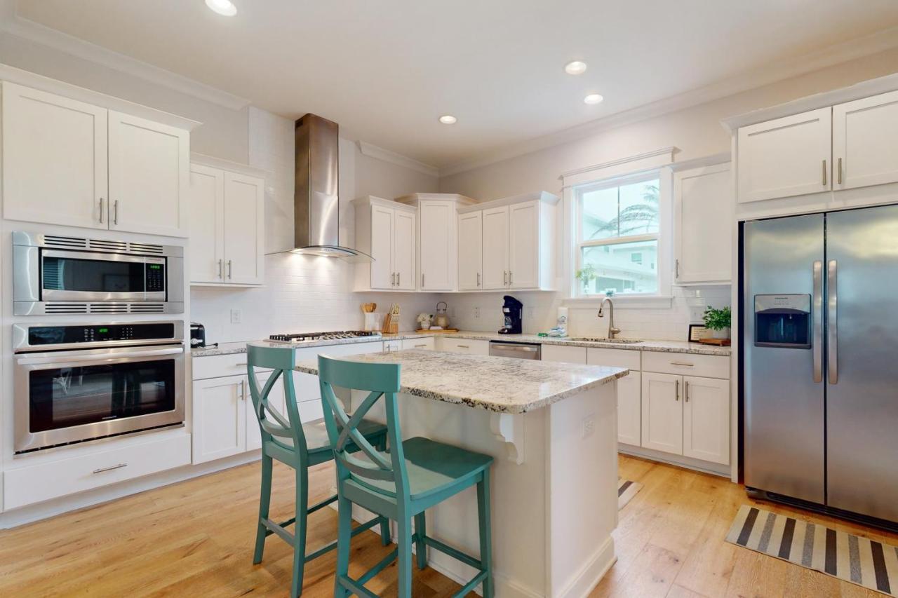 Brand-new house on Powell Lake near beach & 30A with pool W&D & gym - Chambres d'hôtes Inlet Beach